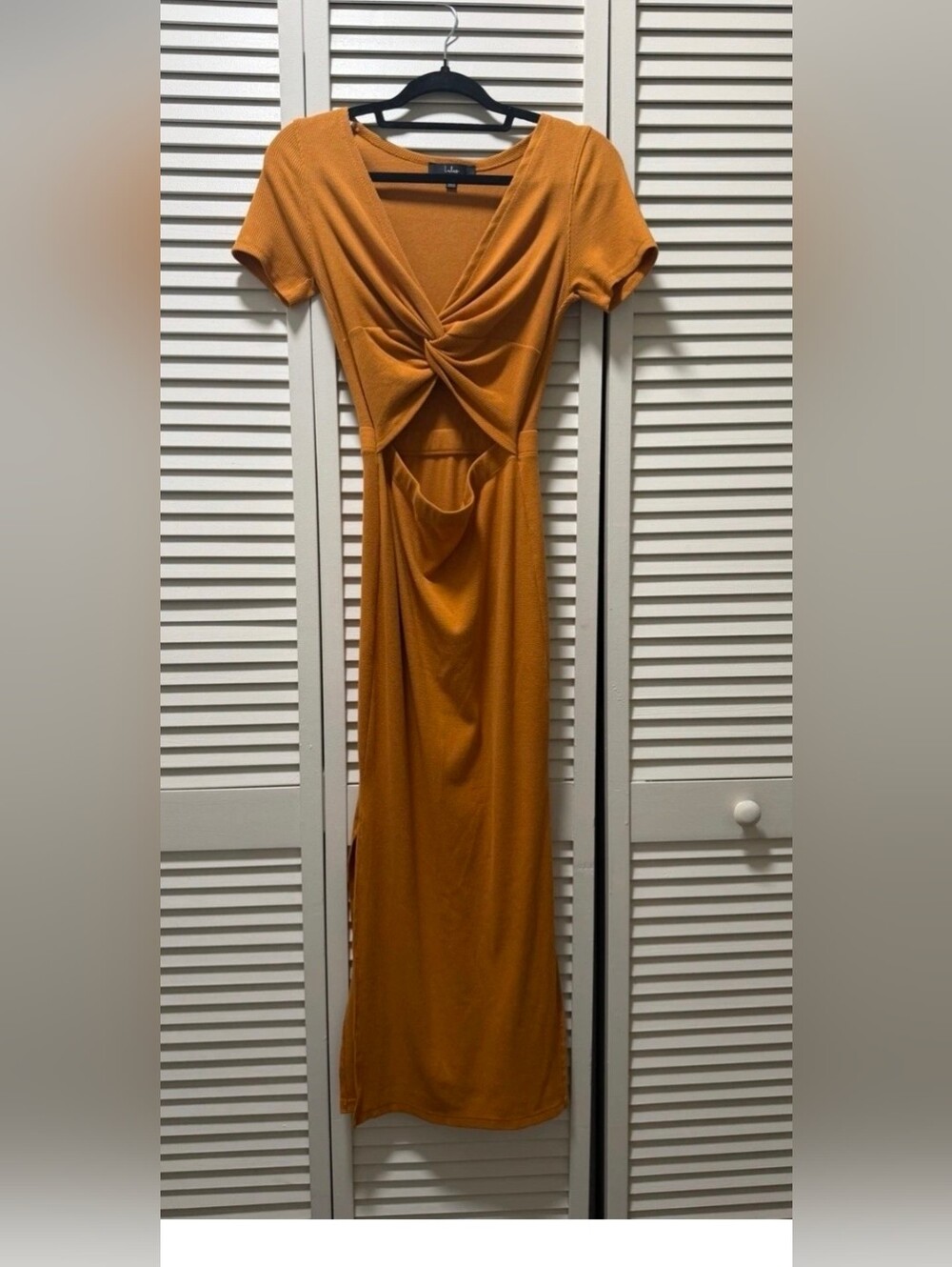 Lulu's Mustard Yellow (Orange) Twist-Front Ribbed Knit Cut Out Midi Dress Sz Sm